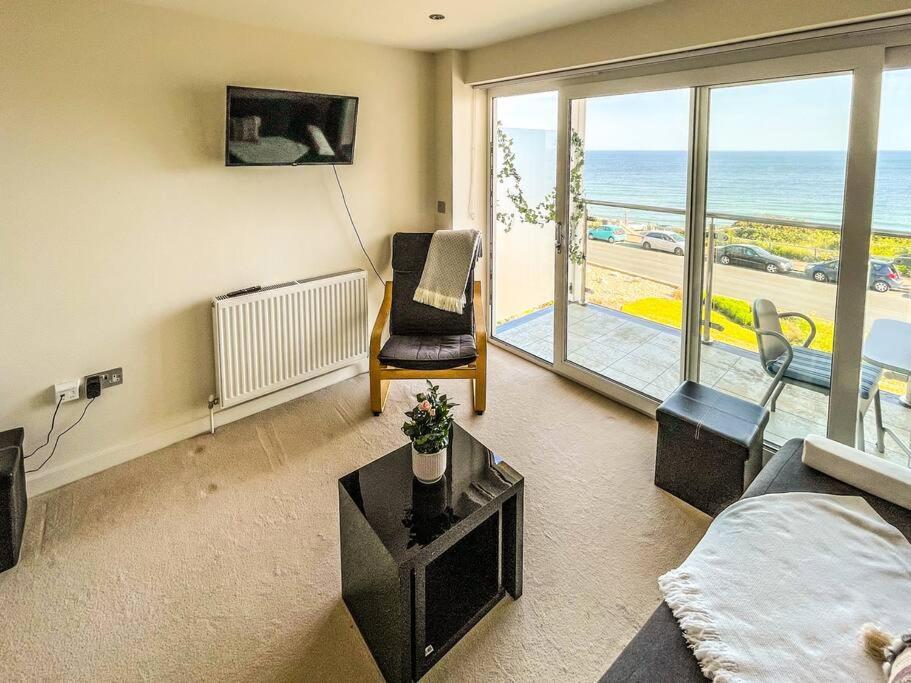 Soho Beach Apartment With Fabulous Sea View And 2 Minutes To The Beach With Free Parking And Netflix Bournemouth Zewnętrze zdjęcie