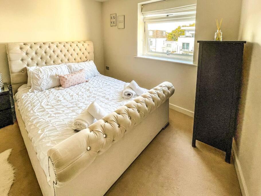 Soho Beach Apartment With Fabulous Sea View And 2 Minutes To The Beach With Free Parking And Netflix Bournemouth Zewnętrze zdjęcie